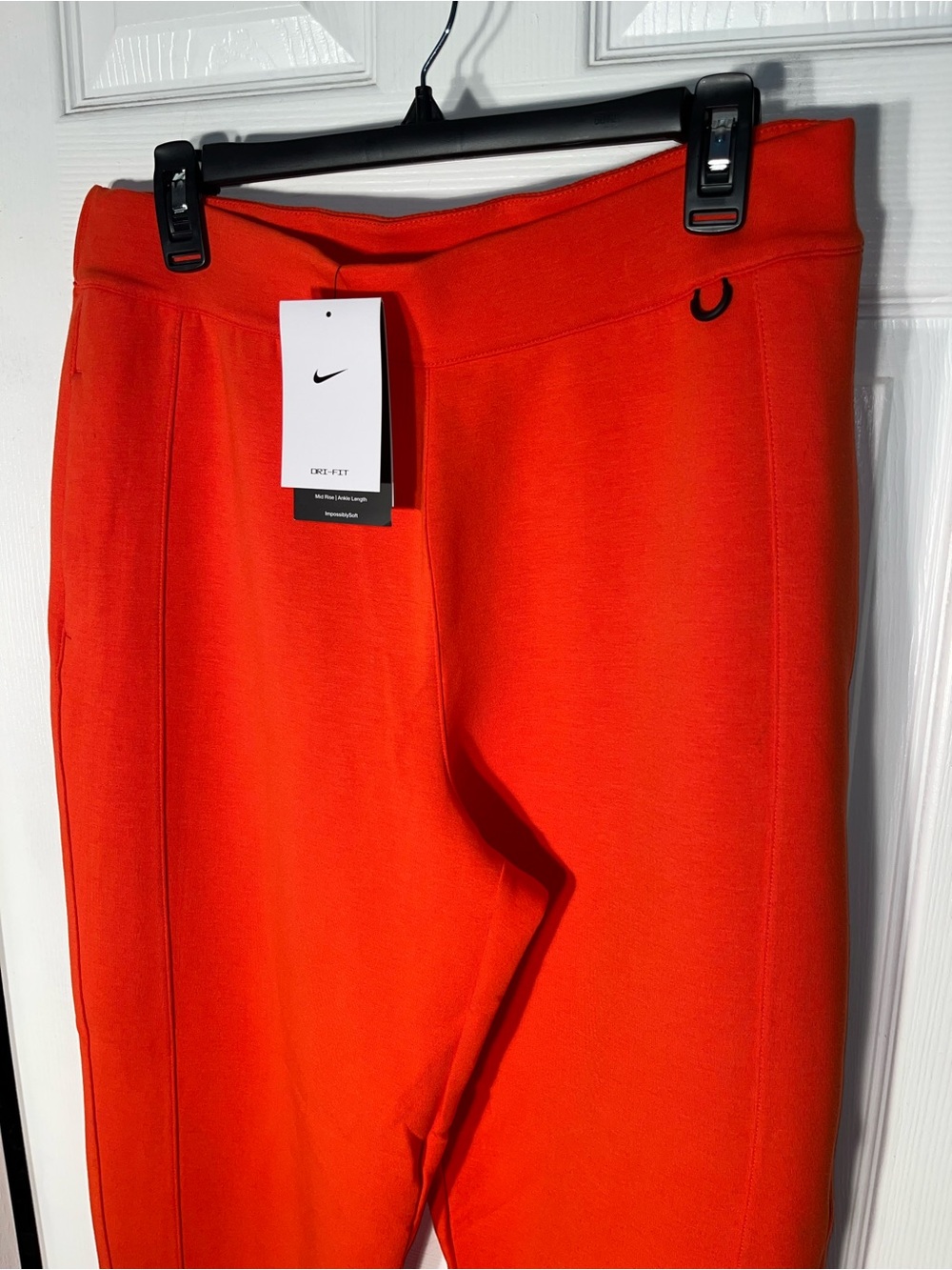 $90 NWT Women’s NIKE Large L 24.7 Impossibly Soft Dri-FIT Mid-Rise Jogger Pants - Picture 2 of 15